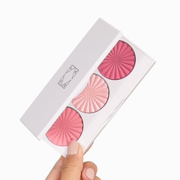 MEW - OFRA COSMETICS Blossom Blush Midi Palette - Picture 6 of 6
